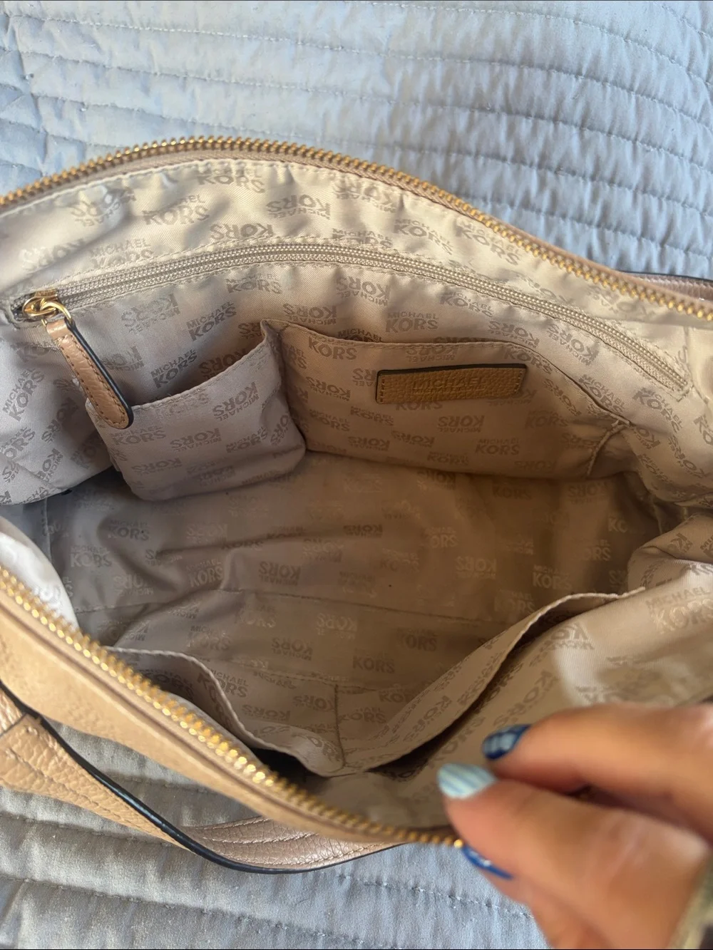 Michael Kors Beige/Tan Pebbled Leather Shoulder Bag with Gold Hardware